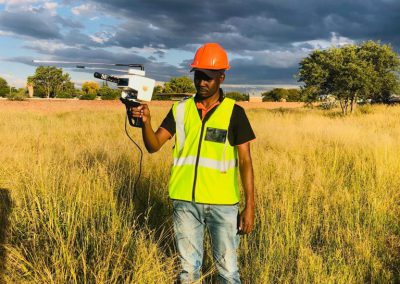 Borehole siting using the water detection method
